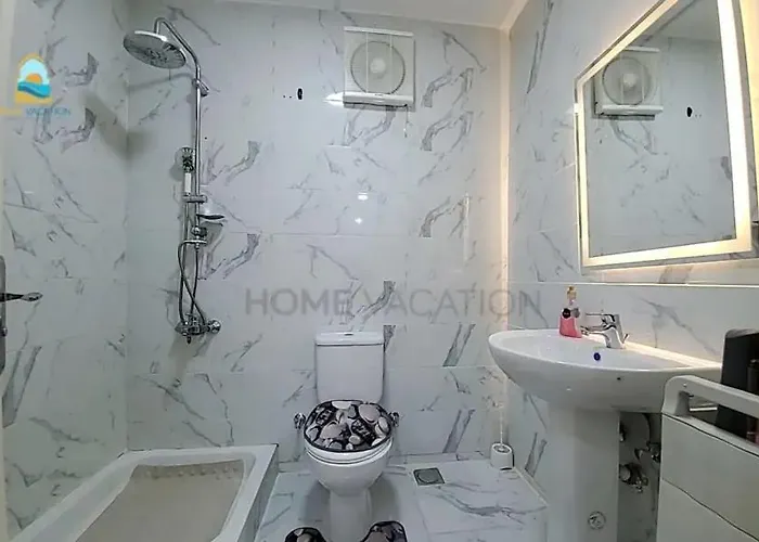 Luxury Apartment *